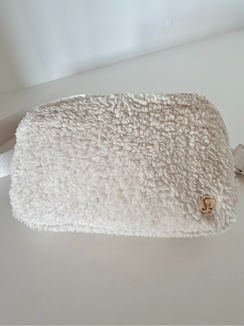 Lululemon Fleece Everywhere Belt Bag 1L Sherpa White Opal Gold Hardware
